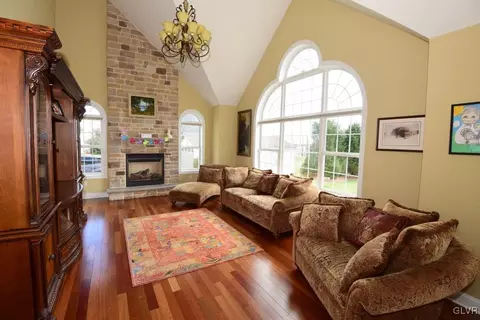 202 Eagle View Dr, Bath, PA 18014 photo 12