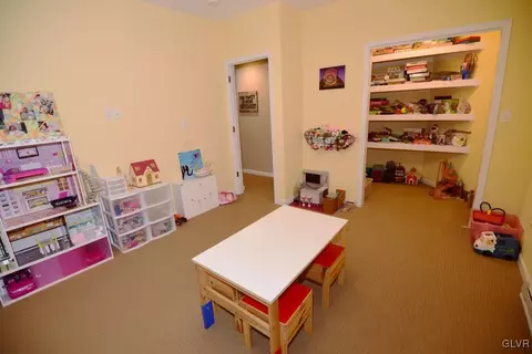 202 Eagle View Dr, Bath, PA 18014 photo 32