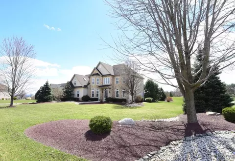 202 Eagle View Dr, Bath, PA 18014 photo 2
