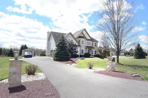 202 Eagle View Dr, Bath, PA 18014 photo 3