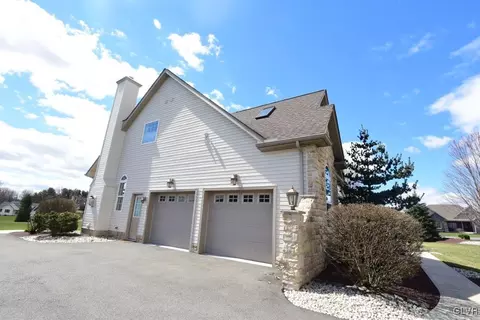 202 Eagle View Dr, Bath, PA 18014 photo 34