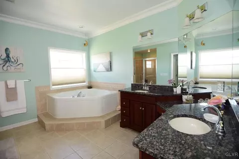202 Eagle View Dr, Bath, PA 18014 photo 21