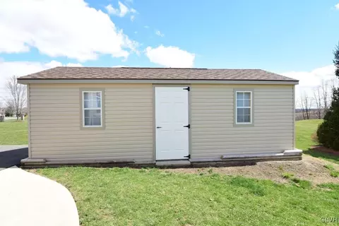 202 Eagle View Dr, Bath, PA 18014 photo 36