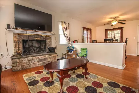 285 E Macada Rd, Bethlehem, PA 18017 photo 5