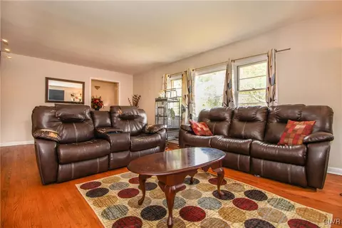 285 E Macada Rd, Bethlehem, PA 18017 photo 3