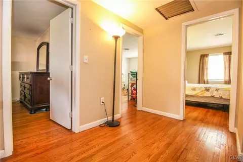 285 E Macada Rd, Bethlehem, PA 18017 photo 17