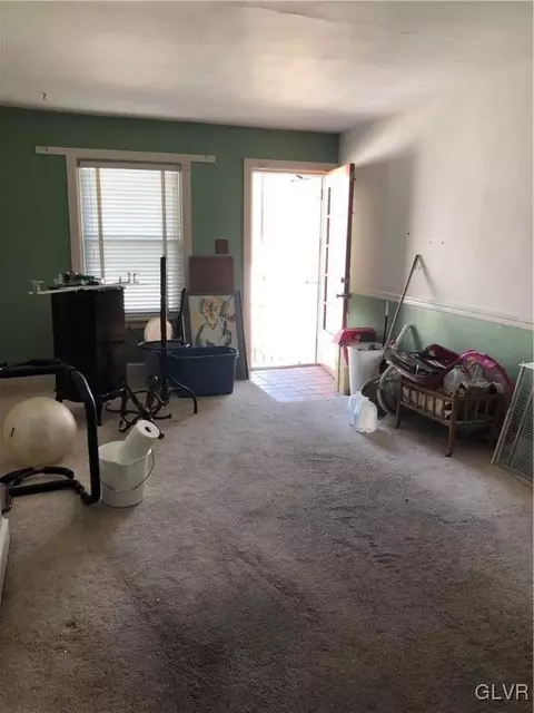 323 W Raspberry St, Bethlehem, PA 18018 photo 2