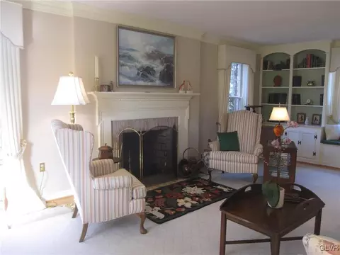 445 E Macada Rd, Bethlehem, PA 18017 photo 3