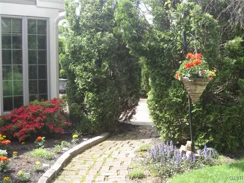 445 E Macada Rd, Bethlehem, PA 18017 photo 40
