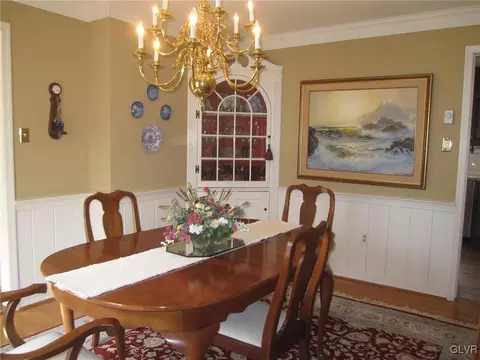 445 E Macada Rd, Bethlehem, PA 18017 photo 7