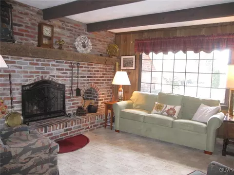 445 E Macada Rd, Bethlehem, PA 18017 photo 16