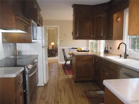 445 E Macada Rd, Bethlehem, PA 18017 photo 9