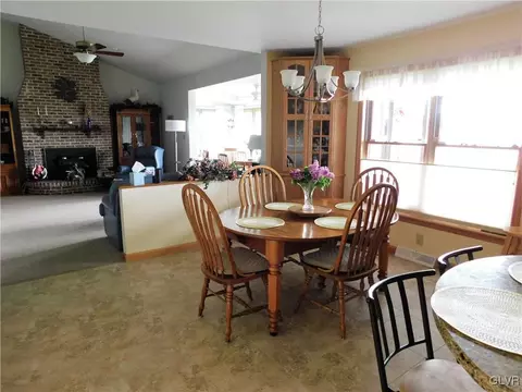 876 Copella Rd, Bath, PA 18014 photo 10