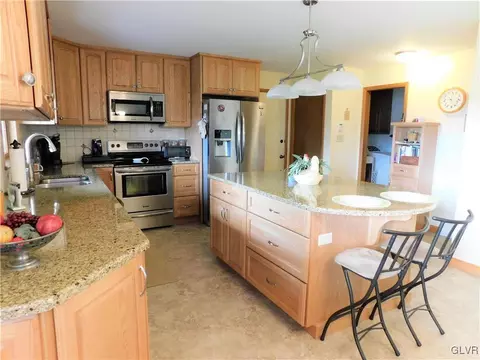 876 Copella Rd, Bath, PA 18014 photo 8
