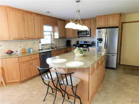 876 Copella Rd, Bath, PA 18014 photo 6