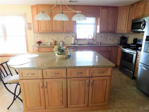 876 Copella Rd, Bath, PA 18014 photo 7