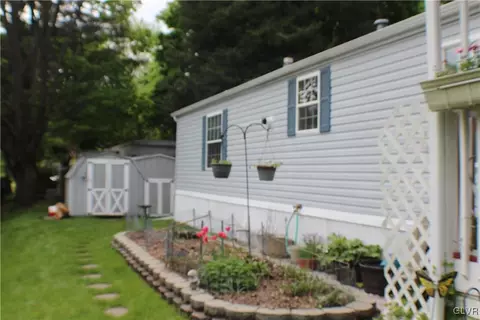 4 Fieldcrest Ct, Moore Twp, PA 18014 photo 3