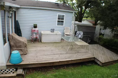 4 Fieldcrest Ct, Moore Twp, PA 18014 photo 4