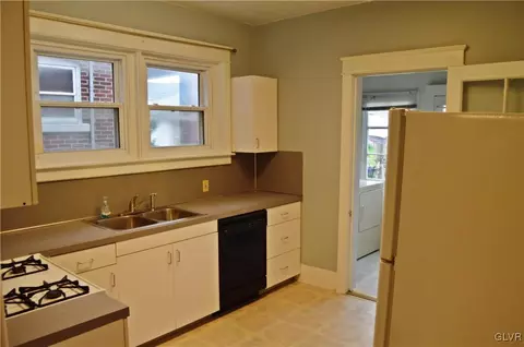 329 E Union Blvd, Bethlehem, PA 18018 photo 8