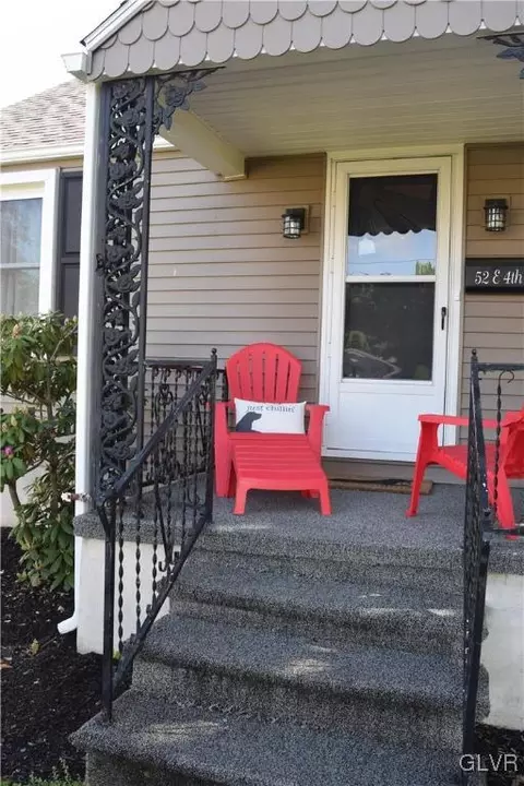 52 E 4th St, Wind Gap, PA 18091 photo 3