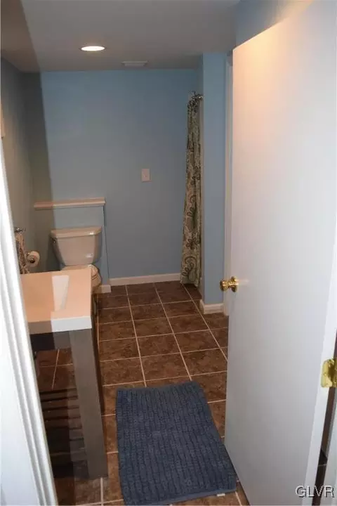 52 E 4th St, Wind Gap, PA 18091 photo 15