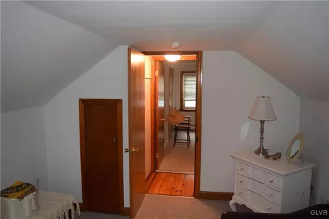 52 E 4th St, Wind Gap, PA 18091 photo 12