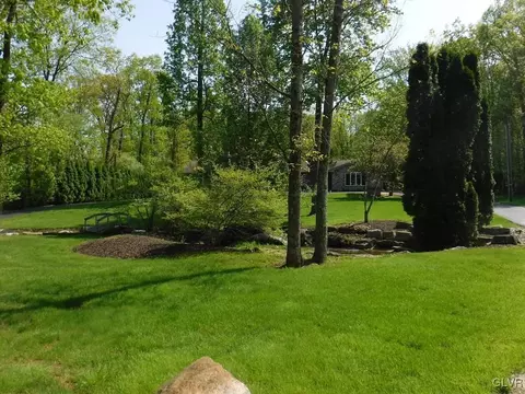 222 Mountain Rd, Bushkill Twp, PA 18091 photo 4