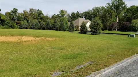1220 Rone Dr, Bushkill Twp, PA 18091 photo 3