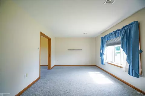 72 Carriage Cir, Oley, PA 19547 photo 12
