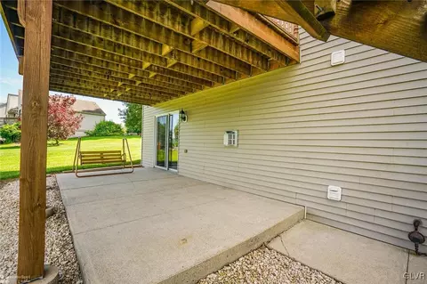 72 Carriage Cir, Oley, PA 19547 photo 33