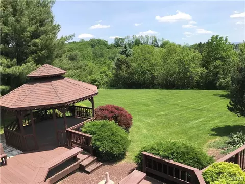 2106 Daniel St, Coplay, PA 18037 photo 3