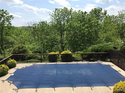 2106 Daniel St, Coplay, PA 18037 photo 5