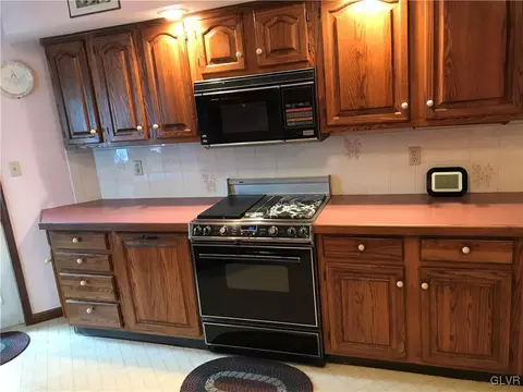 2106 Daniel St, Coplay, PA 18037 photo 6