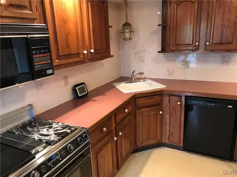 2106 Daniel St, Coplay, PA 18037 photo 7
