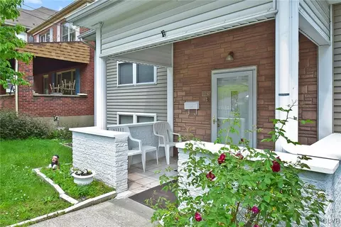 1237 E 4th St, Bethlehem, PA 18015 photo 2