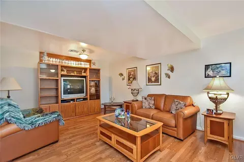 1237 E 4th St, Bethlehem, PA 18015 photo 6