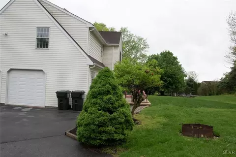2709 Foxfire Ct, Coplay, PA 18037 photo 3
