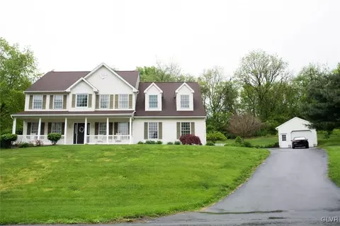 2709 Foxfire Ct, Coplay, PA 18037 photo 2