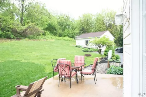 2709 Foxfire Ct, Coplay, PA 18037 photo 6