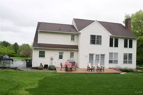 2709 Foxfire Ct, Coplay, PA 18037 photo 5