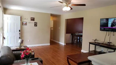 171 Thomas Pl, Sinking Spring, PA 19608 photo 4