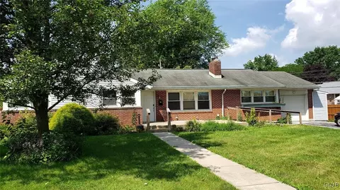 171 Thomas Pl, Sinking Spring, PA 19608 photo 1