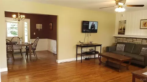 171 Thomas Pl, Sinking Spring, PA 19608 photo 5