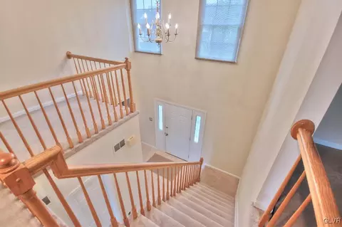 204 Memorial Dr, Bath, PA 18014 photo 2