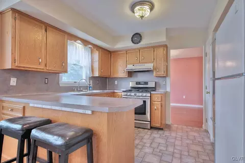 204 Memorial Dr, Bath, PA 18014 photo 7