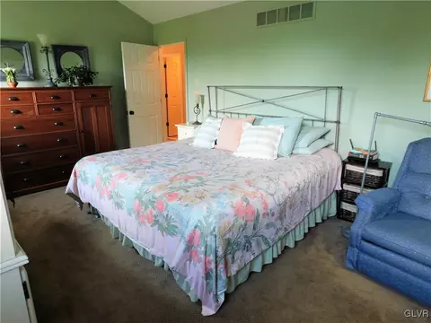 2829 Hillcrest Dr, Coplay, PA 18037 photo 20