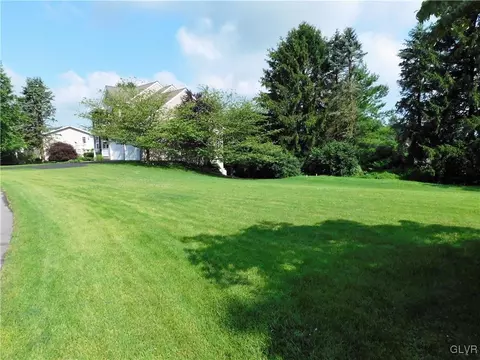 2829 Hillcrest Dr, Coplay, PA 18037 photo 46