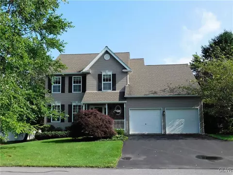 2829 Hillcrest Dr, Coplay, PA 18037 photo 1
