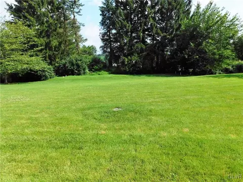 2829 Hillcrest Dr, Coplay, PA 18037 photo 47