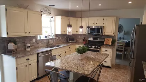 7196 Stack Rd, Macungie, PA 18062 photo 2